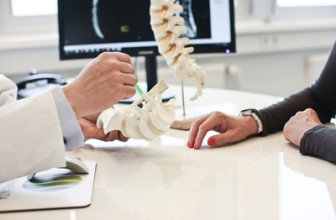 Die Dorn-Breuss-Methode: Eine Alternative für Rückenschmerzpatienten?